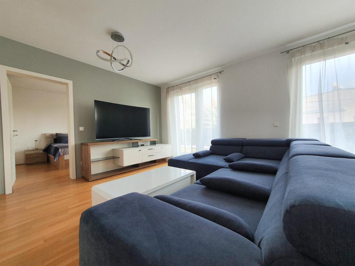 Near Lake Spacious & Furnished Beautiful * Wien
